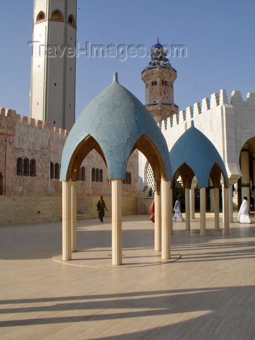 senegal86: Senegal - Touba - Great mosque - blue domes - photo by G.Frysinger - (c) Travel-Images.com - Stock Photography agency - Image Bank