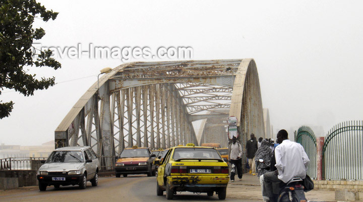 senegal9: Senegal - Saint Louis: Faidherbe bridge - river Sénégal - border with Mauritania - photo by G.Frysinger - (c) Travel-Images.com - Stock Photography agency - Image Bank