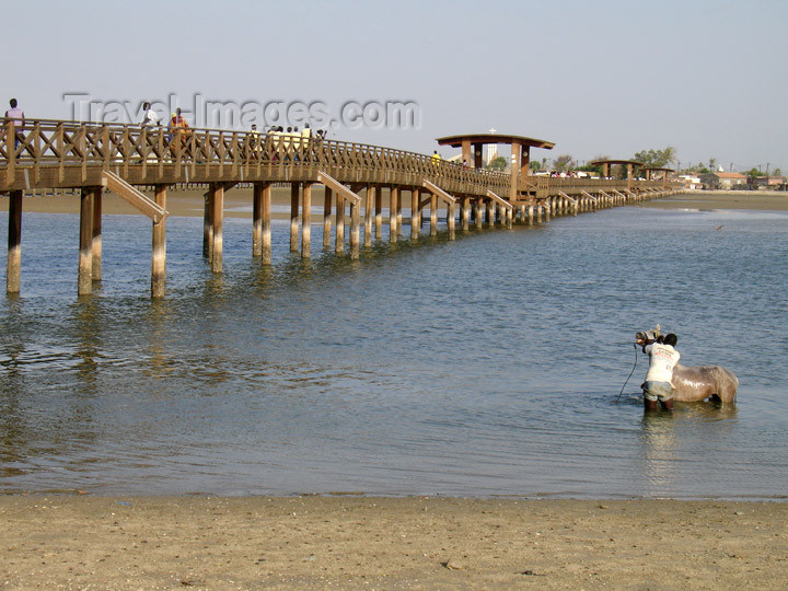 senegal99: Senegal - Joal-Fadiouth: shell village - bridge - photo by G.Frysinger - (c) Travel-Images.com - Stock Photography agency - Image Bank