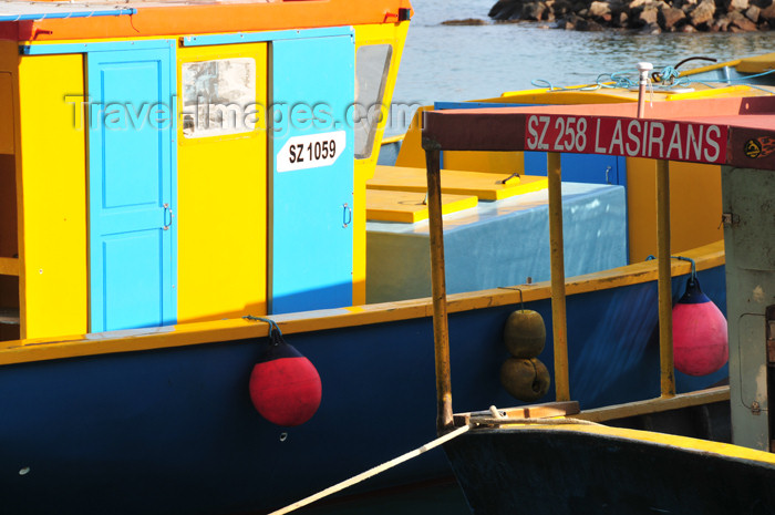 seychelles103: Mahe, Seychelles: Bel Ombre - fishing boats - Lasirans - photo by M.Torres - (c) Travel-Images.com - Stock Photography agency - Image Bank