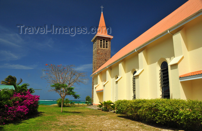 seychelles133: Mahe, Seychelles: Anse Royal - Church - blue, red, green and yellow - photo by M.Torres - (c) Travel-Images.com - Stock Photography agency - Image Bank