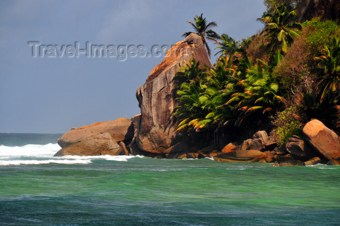 seychelles138: Mahe, Seychelles: Anse Baleine - coastal rocks - photo by M.Torres - (c) Travel-Images.com - Stock Photography agency - Image Bank