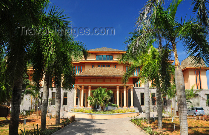 seychelles139: Mahe, Seychelles: Anse Baleine - entering a resort - photo by M.Torres - (c) Travel-Images.com - Stock Photography agency - Image Bank