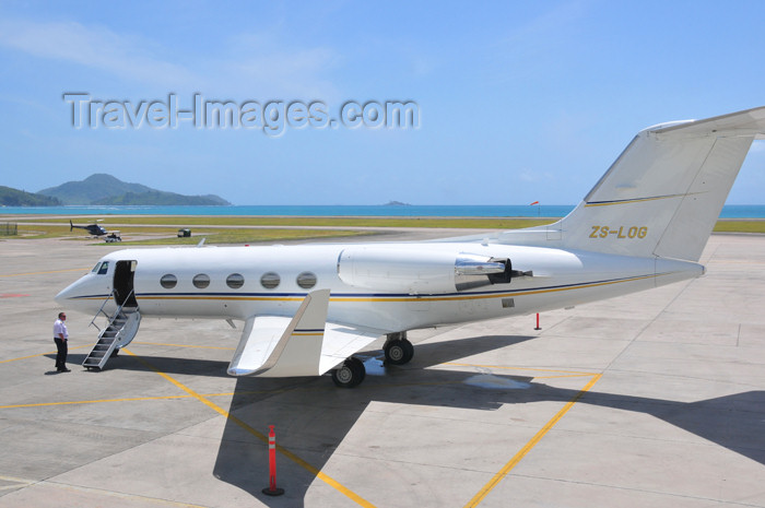 seychelles151: Mahe, Seychelles: Grumman G-1159 Gulfstream II-SP ZS-LOG (cn 19) - twin engine business jet - Seychelles International Airport - SEZ - photo by M.Torres - (c) Travel-Images.com - Stock Photography agency - Image Bank