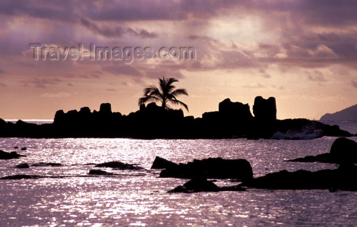 seychelles24: Seychelles - Mahe island: Beau Vallon beach - photo by F.Rigaud - (c) Travel-Images.com - Stock Photography agency - Image Bank