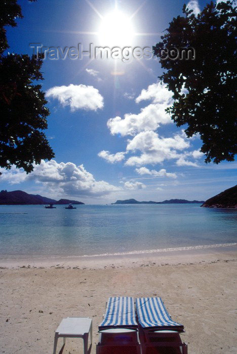 seychelles48: Seychelles - Praslin island: beach - Hotel L'Archipel 1 - photo by F.Rigaud - (c) Travel-Images.com - Stock Photography agency - Image Bank