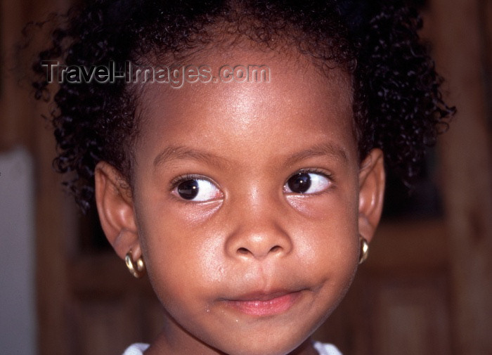 seychelles58: Seychelles - La Digue island: Creole girl - photo by F.Rigaud - (c) Travel-Images.com - Stock Photography agency - Image Bank