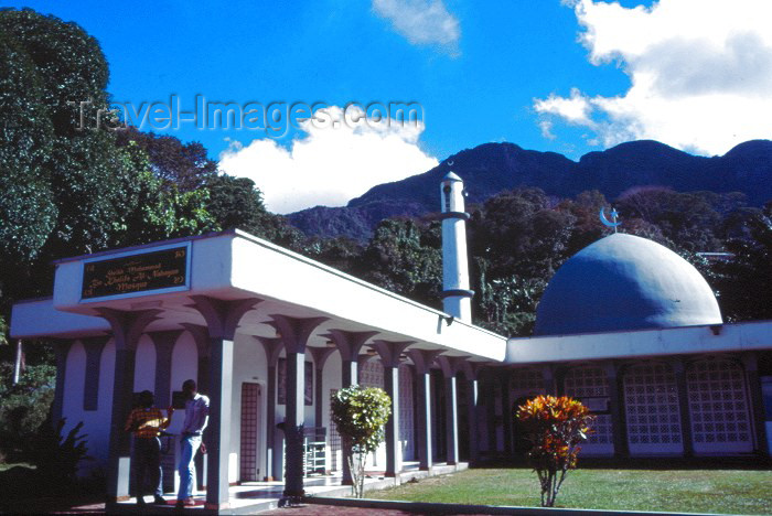 seychelles6: Seychelles - Mahe island: Victoria - Sheik Muhammad Bin Khalifa Al-Nahagan Mosque - photo by F.Rigaud - (c) Travel-Images.com - Stock Photography agency - Image Bank