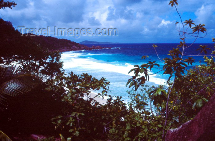 seychelles61: Seychelles - La Digue island: Petite Anse - photo by F.Rigaud - (c) Travel-Images.com - Stock Photography agency - Image Bank