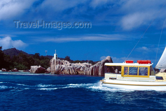 seychelles62: Seychelles - La Digue island: coast with eroded rocks - photo by F.Rigaud - (c) Travel-Images.com - Stock Photography agency - Image Bank