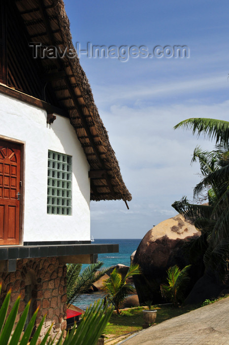 seychelles98: Mahe, Seychelles: Mare Anglaise - waterfront house - photo by M.Torres - (c) Travel-Images.com - Stock Photography agency - Image Bank