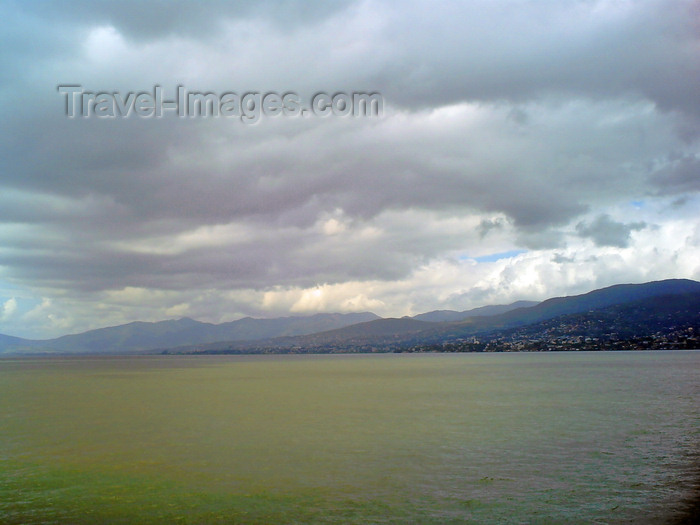 sierra-leone37: Freetown Peninsula, Sierra Leone: seen from the ocean - photo by T.Trenchard - (c) Travel-Images.com - Stock Photography agency - Image Bank