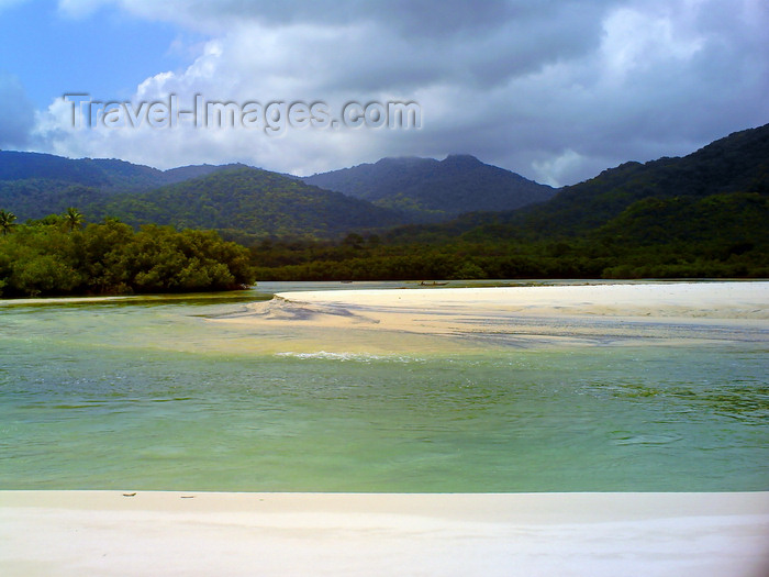 sierra-leone38: Guma River, Freetown Peninsula, Sierra Leone: the Guma estuary at River No.2 Beach - photo by T.Trenchard - (c) Travel-Images.com - Stock Photography agency - Image Bank