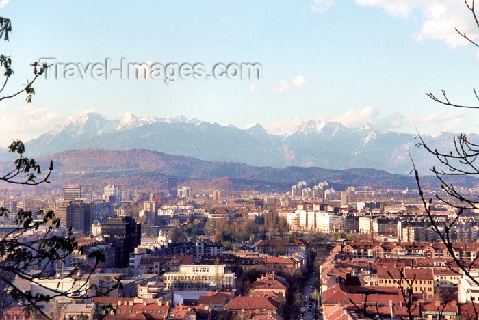 slovenia1: Europe - Slovenia - Ljubljana / Laibach / LJU: under the Alps - mountains on the horizon - pod gora - photo by M.Torres - (c) Travel-Images.com - Stock Photography agency - Image Bank