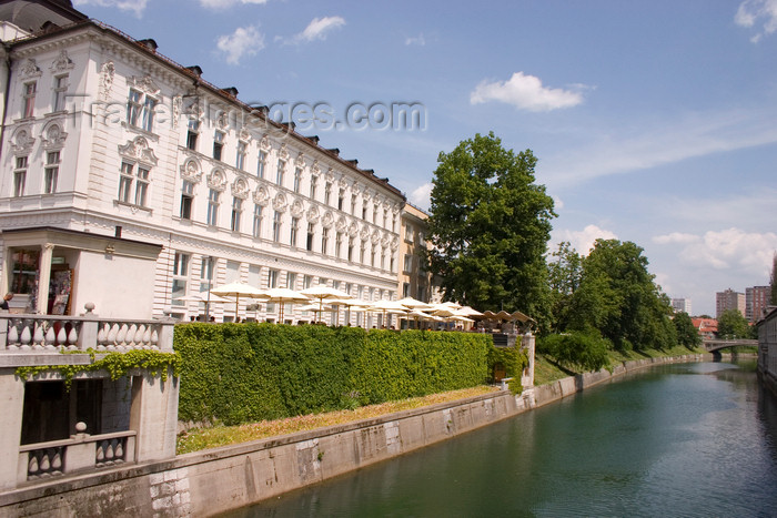 slovenia103: Ljubljanica river seen from the Triple bridge, Ljubljana, Slovenia - photo by I.Middleton - (c) Travel-Images.com - Stock Photography agency - Image Bank