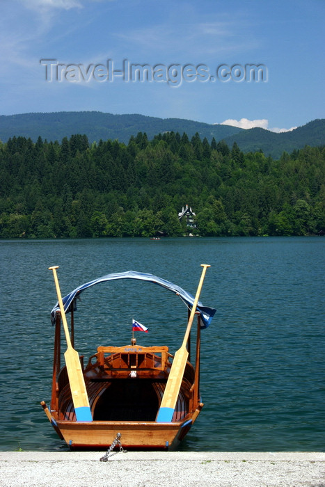 slovenia162: Slovenia - Pletna moored on Lake Bled - pletnas are made by thr skilled boat carpenters from the village of Mlino - the name comes from a German word Pleten - photo by I.Middleton - (c) Travel-Images.com - Stock Photography agency - Image Bank