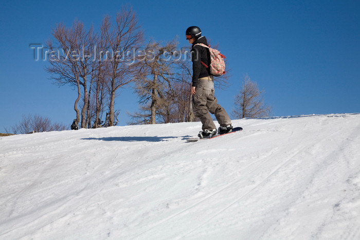 slovenia241: Slovenia - Snowboarder on Vogel mountain in Bohinj - hill top - photo by I.Middleton - (c) Travel-Images.com - Stock Photography agency - Image Bank