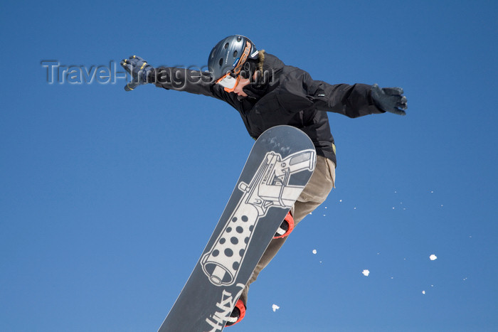 slovenia257: Slovenia - Snowboarder on Vogel mountain in Bohinj - board with gun - photo by I.Middleton - (c) Travel-Images.com - Stock Photography agency - Image Bank