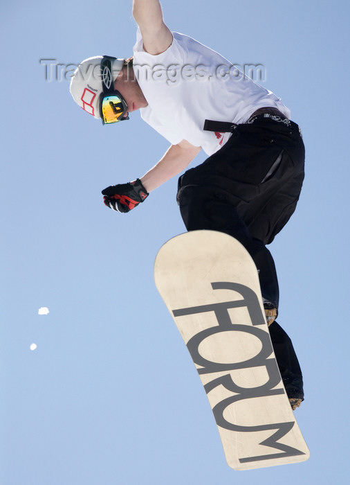 slovenia261: Slovenia - Snowboarder on Vogel mountain in Bohinj - forum board - photo by I.Middleton - (c) Travel-Images.com - Stock Photography agency - Image Bank