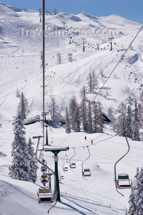 slovenia282: Slovenia - chairlift on Vogel mountain in Bohinj - photo by I.Middleton - (c) Travel-Images.com - Stock Photography agency - Image Bank