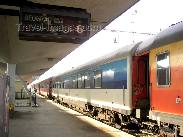 slovenia31: Slovenia - Ljubljana / LJU : daily train from Slovenia through Croatia to Serbia - train station - Vlak - photo by A.Kilroy - (c) Travel-Images.com - Stock Photography agency - Image Bank