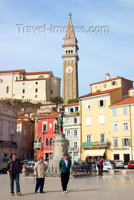 slovenia311: Slovenia - Piran: people on Tartinijev Trg - photo by I.Middleton - (c) Travel-Images.com - Stock Photography agency - Image Bank