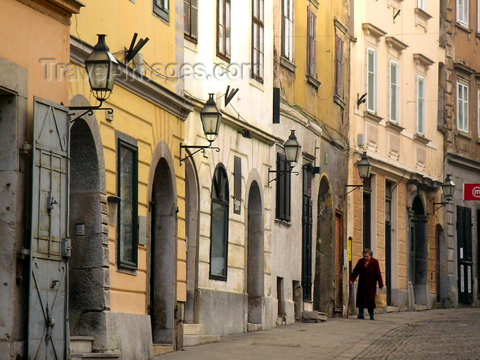 slovenia32: Slovenia - Ljubljana / LJU : Timeless streets - old town - photo by A.Kilroy - (c) Travel-Images.com - Stock Photography agency - Image Bank