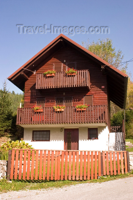 slovenia355: Slovenia - Region along the Kolpa River, southern Slovenia - rural house - photo by I.Middleton - (c) Travel-Images.com - Stock Photography agency - Image Bank