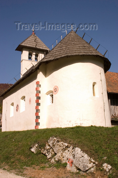 slovenia360: Slovenia - Small village church in region along the Kolpa River, southern Slovenia - photo by I.Middleton - (c) Travel-Images.com - Stock Photography agency - Image Bank