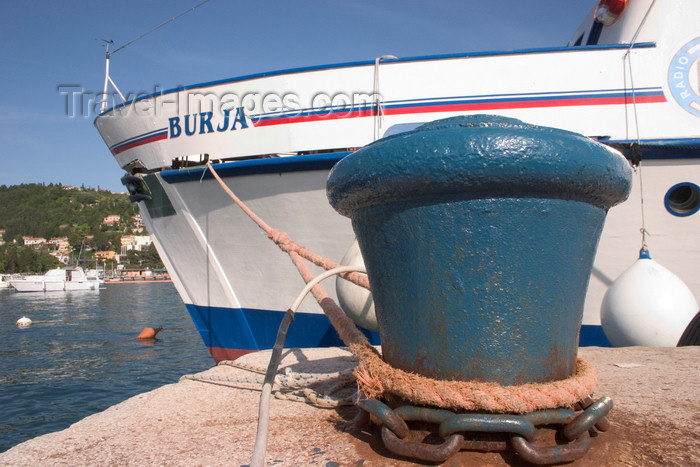 slovenia380: Slovenia - Portoroz: Burjz - mooring line on a bollard - seafront, Adriatic coast - photo by I.Middleton - (c) Travel-Images.com - Stock Photography agency - Image Bank