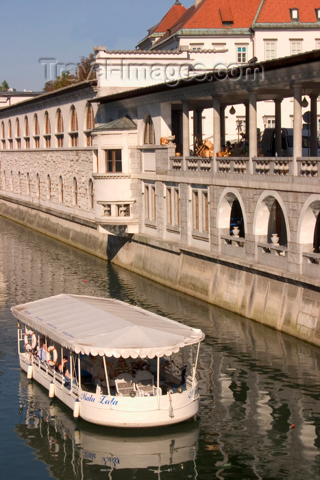 slovenia41: Ljubljanica river - tour boat, Ljubljana, Slovenia - photo by I.Middleton - (c) Travel-Images.com - Stock Photography agency - Image Bank