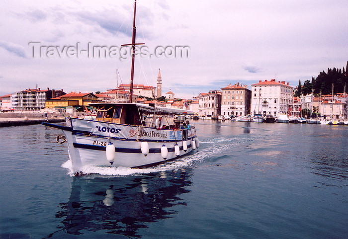 slovenia410: Slovenia - Piran: a tourist boat leaves the harbour - photo by M.Torres - (c) Travel-Images.com - Stock Photography agency - Image Bank