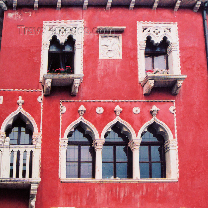 slovenia414: Slovenia - Piran: the Venetian House - Tartinijev trg - Gothic Venetian architecture - photo by M.Torres - (c) Travel-Images.com - Stock Photography agency - Image Bank