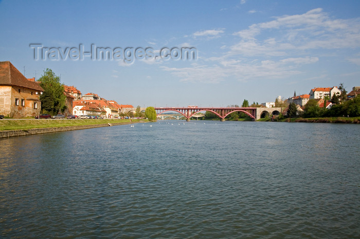 slovenia455: the Drava / Drau River, Maribor, Slovenia - photo by I.Middleton - (c) Travel-Images.com - Stock Photography agency - Image Bank