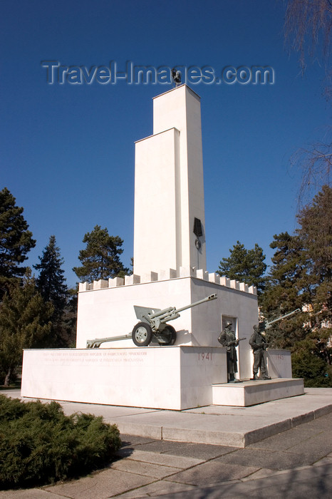 slovenia512: Liberation monument in Murska Sobota - the town was under Hungarian control from 1941 till 1945, Prekmurje, Slovenia - photo by I.Middleton - (c) Travel-Images.com - Stock Photography agency - Image Bank