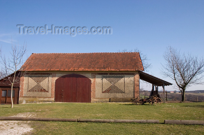 slovenia518: Old farmhouse, Fokovci, Prekmurje, Slovenia - photo by I.Middleton - (c) Travel-Images.com - Stock Photography agency - Image Bank