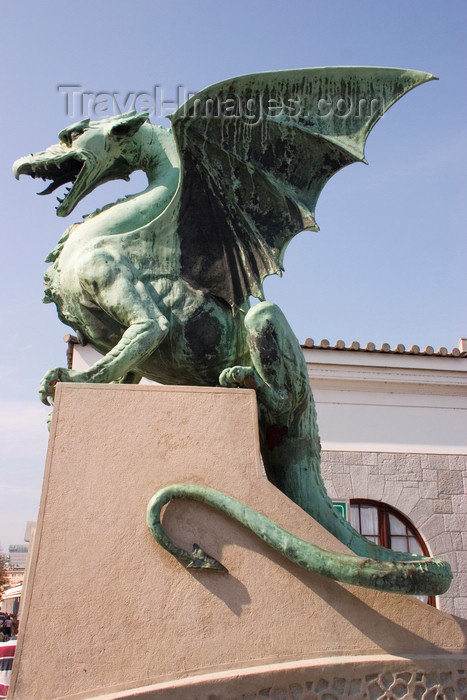 slovenia59: Dragon Bridge, the first bridge in the world to be built with reinforced concrete, Ljubljana, Slovenia - photo by I.Middleton - (c) Travel-Images.com - Stock Photography agency - Image Bank