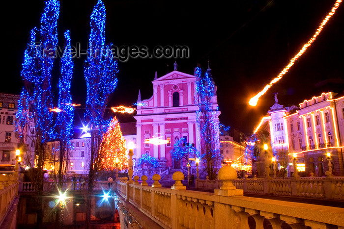 slovenia73: Triple Bridge / Tromostovje and Presernov trg - the city centre of lit up at night, Ljubljana, Slovenia - photo by I.Middleton - (c) Travel-Images.com - Stock Photography agency - Image Bank