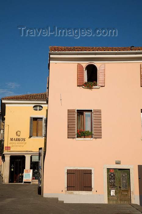 slovenia744: Koper (Capodistria) - Slovenian Istria region / Slovenska Istra - Slovenia: Mediterranean facades - Kolariceva ulica - photo by I.Middleton - (c) Travel-Images.com - Stock Photography agency - Image Bank