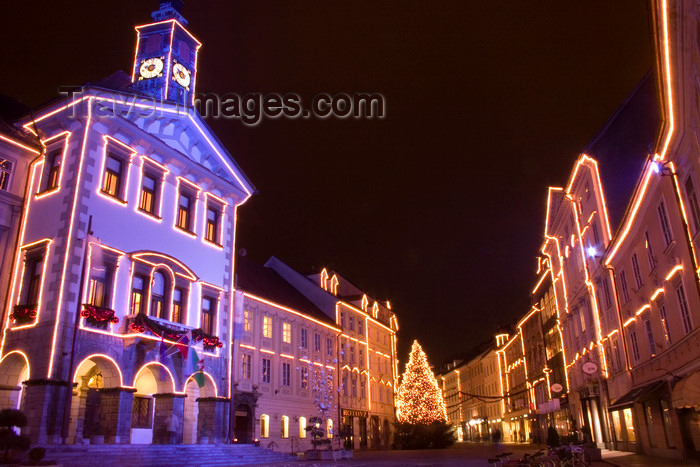 slovenia83: Town hall and the old town, Christmas lights, Ljubljana, Slovenia - photo by I.Middleton - (c) Travel-Images.com - Stock Photography agency - Image Bank