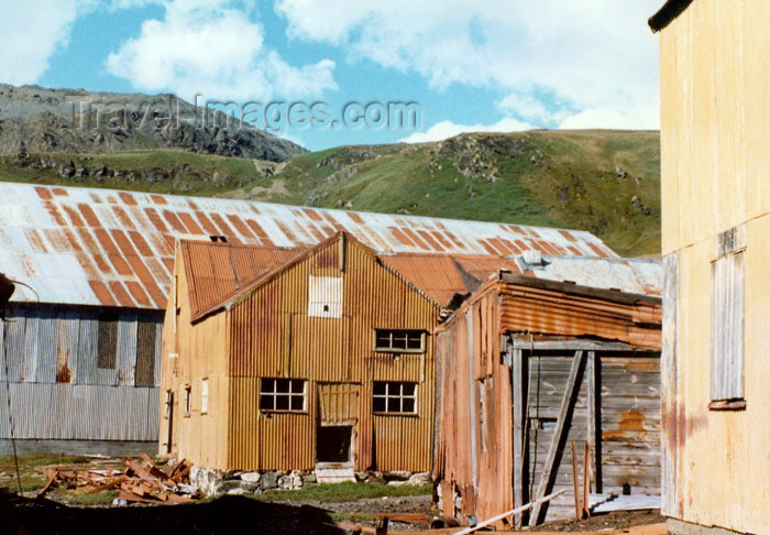 south-georgia18: South Georgia - Grytviken: ruins (photo by G.Frysinger) - (c) Travel-Images.com - Stock Photography agency - Image Bank