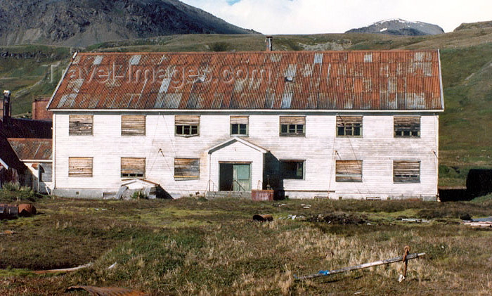 south-georgia21: South Georgia - Grytviken: whaling station - workers living quarters (photo by G.Frysinger) - (c) Travel-Images.com - Stock Photography agency - Image Bank