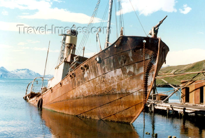 south-georgia30: South Georgia - Grytviken: abandoned whaling ship (photo by G.Frysinger) - (c) Travel-Images.com - Stock Photography agency - Image Bank