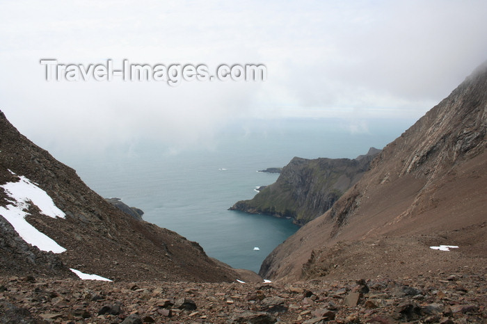 south-georgia90: South Georgia - Leith Harbour - the coast - Antarctic region images by C.Breschi - (c) Travel-Images.com - Stock Photography agency - Image Bank