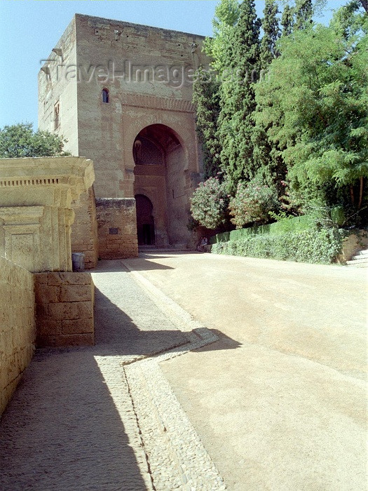 spai175: Spain / España - Granada: the Alhambra - entrance - Puerta de la Justicia - photo by M.Bergsma - (c) Travel-Images.com - Stock Photography agency - Image Bank