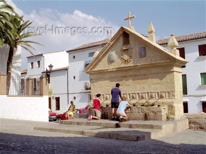 spai179: Spain / España - Ronda  (Andalucia - provincia de Malaga): fountain / fuente - photo by M.Bergsma - (c) Travel-Images.com - Stock Photography agency - Image Bank