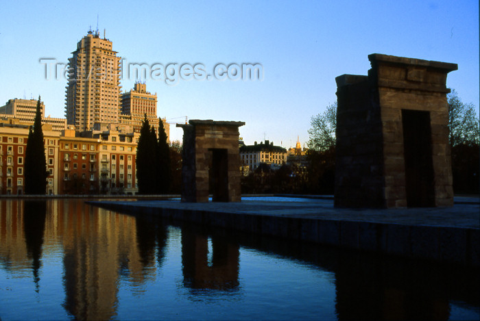 spai281: Spain - Madrid: Debod Egyptian temple - pond - photo by K.Strobel - (c) Travel-Images.com - Stock Photography agency - Image Bank