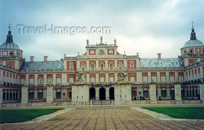 spai31: Spain / España - Aranjuez: the royal palace - designed by Juan Bautista de Toledo and Juan de Herrera - photo by M.Torres - (c) Travel-Images.com - Stock Photography agency - Image Bank