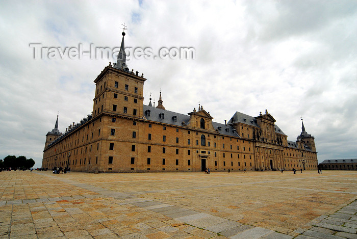 spai327: Spain / España - San Lorenzo de El Escorial: Royal Monastery of San Lorenzo de El Escorial - Real Monasterio de San Lorenzo de El Escorial, designed by Juan Bautista de Toledo - photo by M.Torres - (c) Travel-Images.com - Stock Photography agency - Image Bank