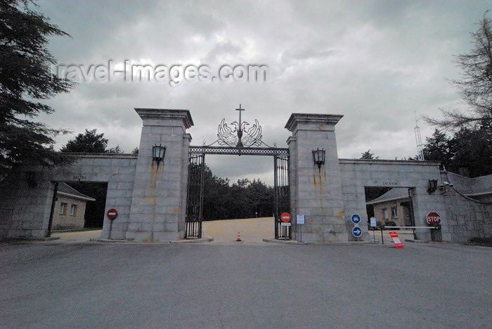 spai338: Spain / España - Monumento Nacional de Santa Cruz del Valle de los Caidos - entrance - photo by M.Torres - (c) Travel-Images.com - Stock Photography agency - Image Bank